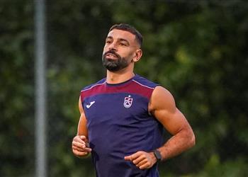 تفاصيل لقاء مدرب طرابزون سبور الجديد مع محمد صلاح قبل مواجهة جالطة سراي