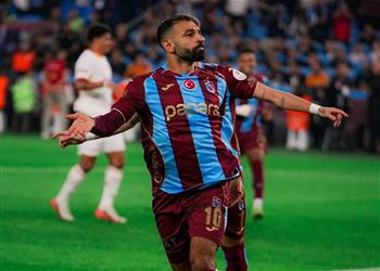 بدراجة نارية جمهور طرابزون يسخر من مدافع جالطة سراي بعد هدف محمد صلاح