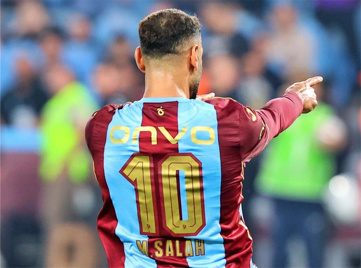 لم يفعلها غيره.. إحصائية تاريخية لـ محمد صلاح بعد الهاتريك أمام جالطة سراي