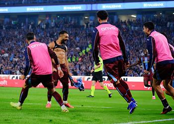 رد فعل ليفربول بعد هاتريك محمد صلاح أمام جالطة سراي