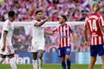 فيديو | مورينيو يسقط بالديربي.. أتلتيكو يعطل ريال مدريد بثنائية في الدوري الإسباني