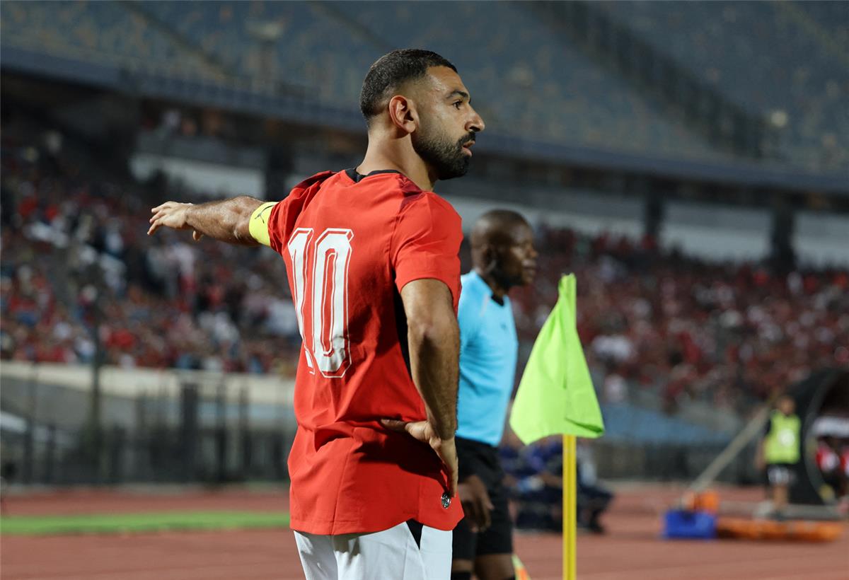صحيفة بريطانية تُزيد غموض موقف محمد صلاح من مباراة جنوب إفريقيا