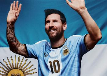 بعد اعتزال ميسي سكالوني يعلن مصير القميص رقم 10 في الأرجنتين وقادة المنتخب