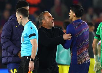 حكم مباراة برشلونة وفالنسيا في الدوري الإسباني
