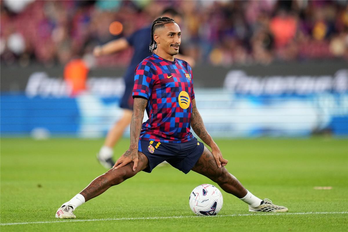 رقم قياسي ينتظر رافينها مع برشلونة خلال مواجهة فالنسيا 