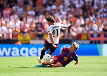 رجل مباراة برشلونة وفالنسيا في الدوري الإسباني