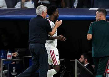 فيديو تصرف مثير من مورينيو تجاه فينيسيوس جونيور خلال مباراة ريال مدريد وإنتر ميلان
