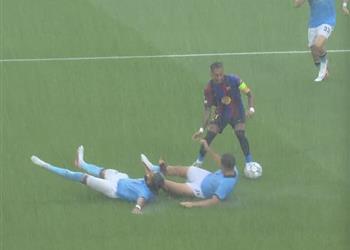 رافينها يحقق أرقام ا رائعة بهدفه في مباراة برشلونة وفينورد