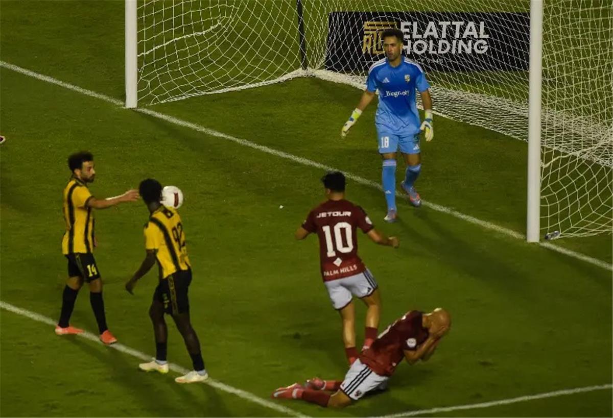 الأهلي والمقاولون العرب