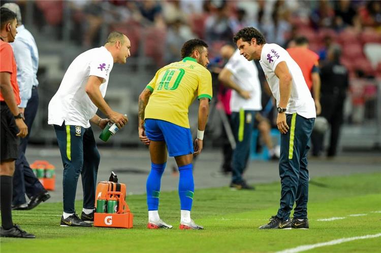 اصابة نيمار في مباراة البرازيل ونيجيريا