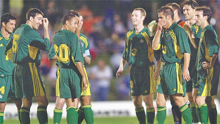 منتخب استراليا الفائز على ساموا بنتيجة 31-0 في تصفيات كأس العالم 2002