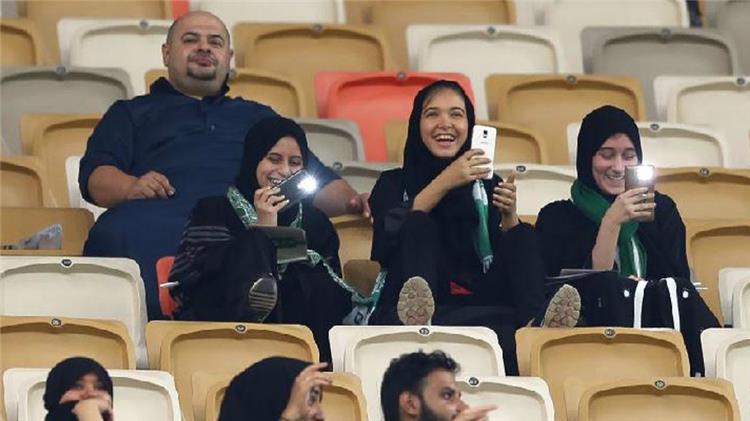 حضور المرأة السعودية بكامل حريتها من اهم شروط الاتحاد الاسباني لكرة القدم