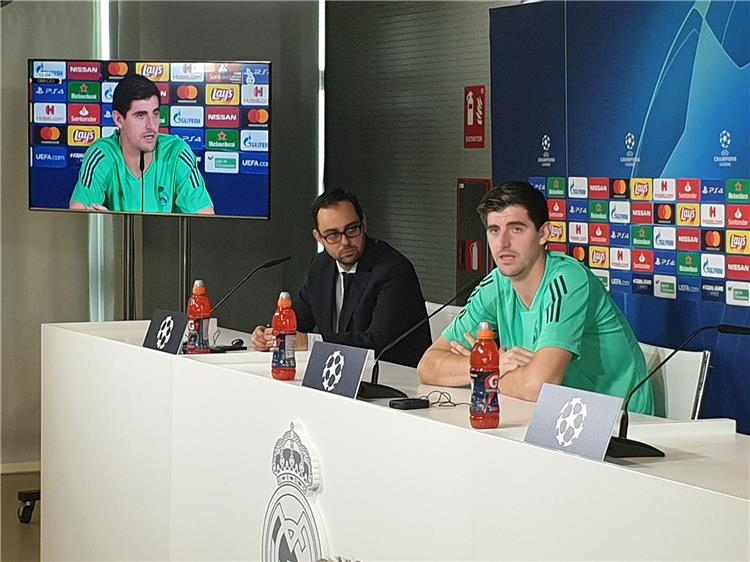 تيبو كورتوا في المؤتمر الصحفي لمباراة ريال مدريد وباريس سان جيرمان