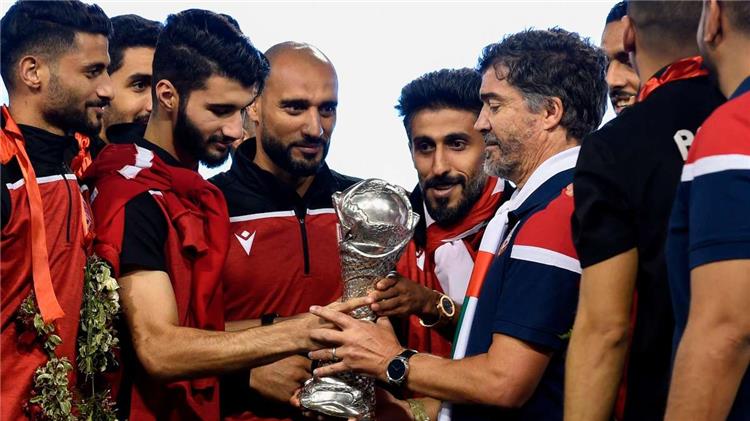 هيليو سوزا يحتفل بفوز البحرين ببطولة خليجي 24