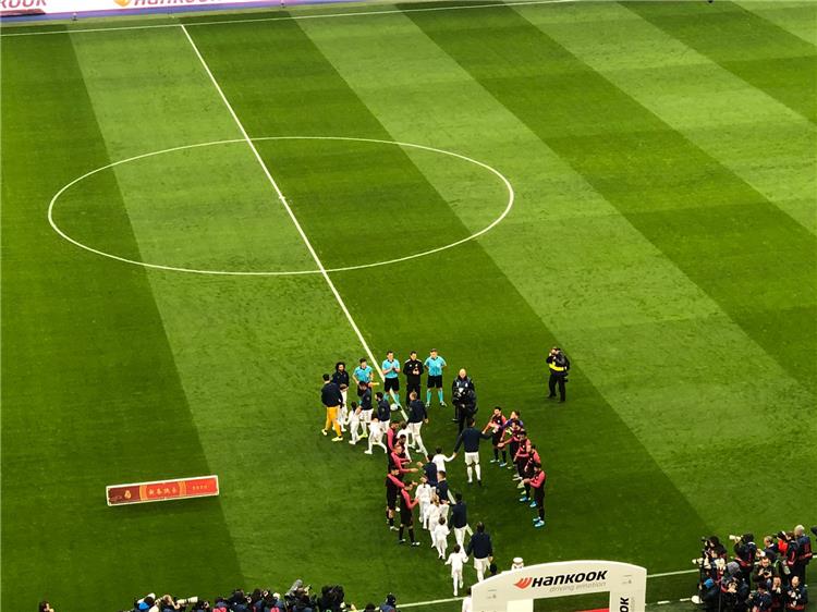 ممر شرفي لـ ريال مدريد قبل مباراة إشبيلية