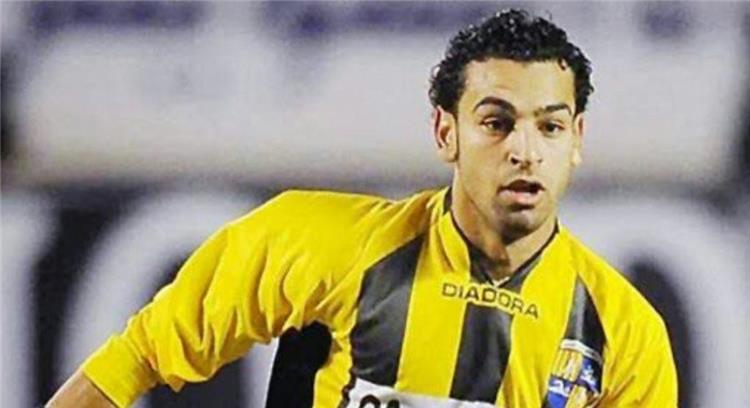 محمد صلاح لاعب المقاولون العرب السابق