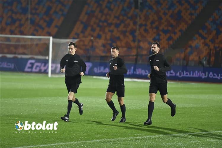 حكام مباراة الاهلي والزمالك في الدوري المصري