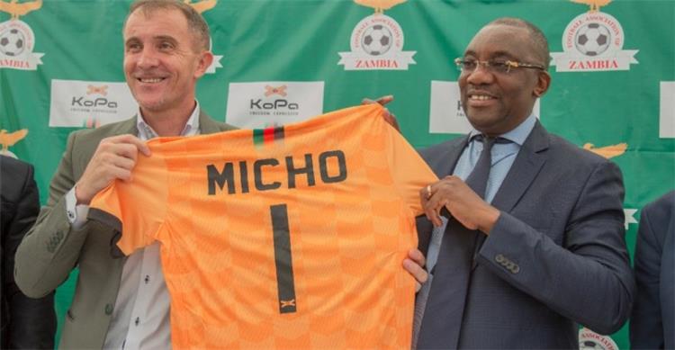 ميتشو مدرب زامبيا الحالي والزمالك السابق