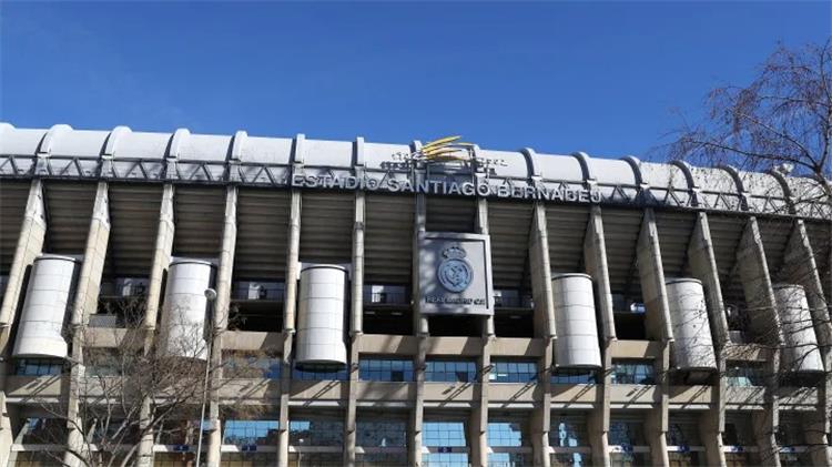 ملعب سانتياجو برنابيو لنادي ريال مدريد