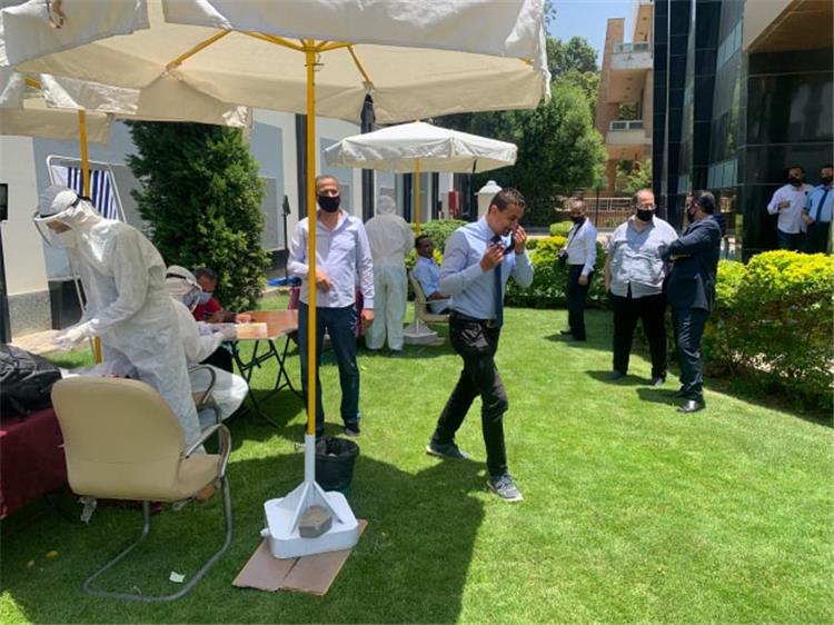 خضوع العاملين والموظفين في اتحاد الكرة لـ مسحة الكشف غن كورونا