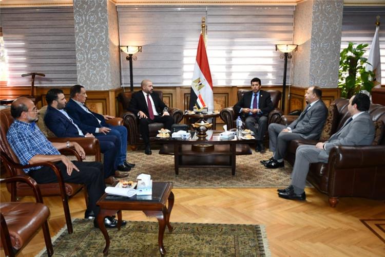 أشرف صبحي يجتمع مع رابطة الأندية