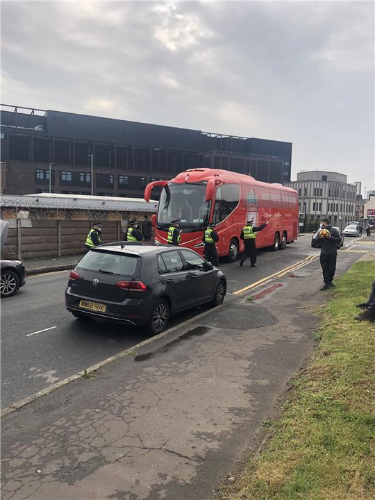 حافلة ليفربول في طريقها للملعب