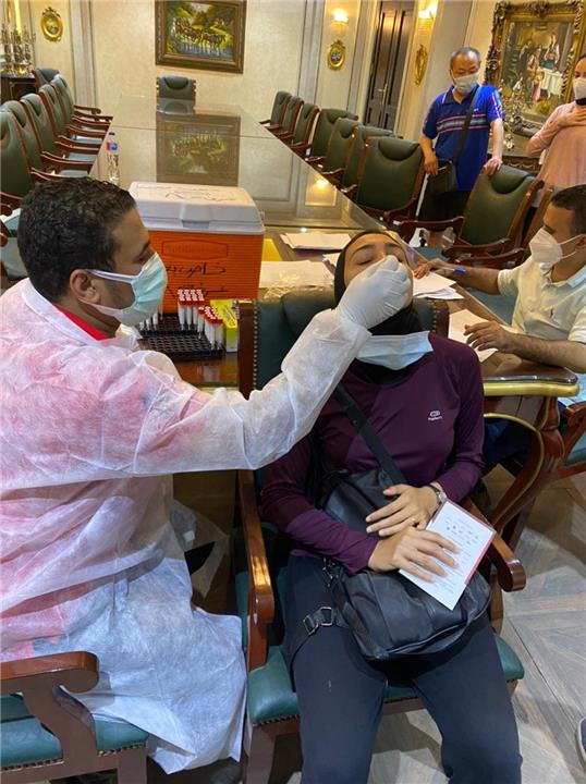 بعثة مصر خلال المسحات الطبية الخاصة بالكشف عن كورونا