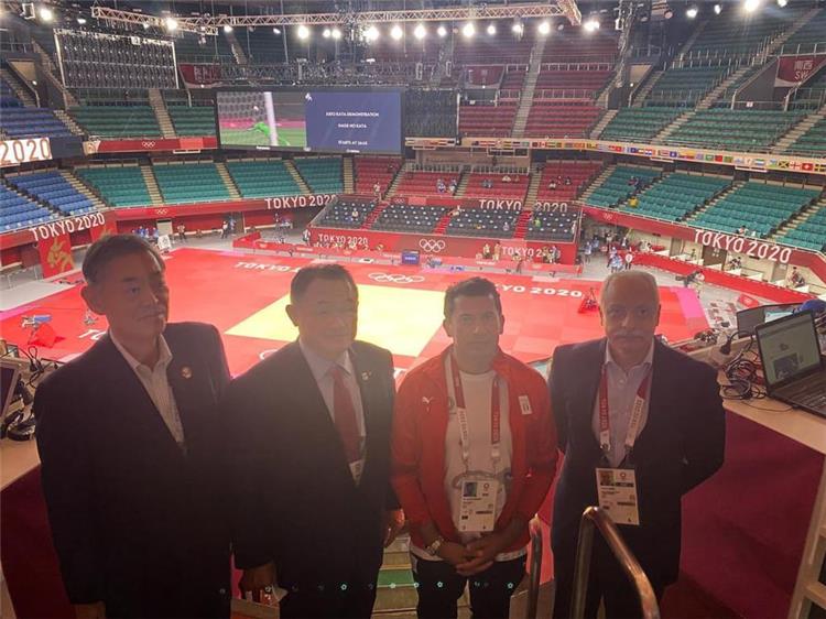 أشرف صبحي وزير الرياضة مع رئيس اللجنة الأولمبية اليابانية