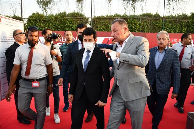 الخطيب واشرف صبحي في افتتاح جراج الأهلي