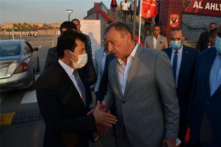 الخطيب واشرف صبحي في افتتاح جراج الأهلي