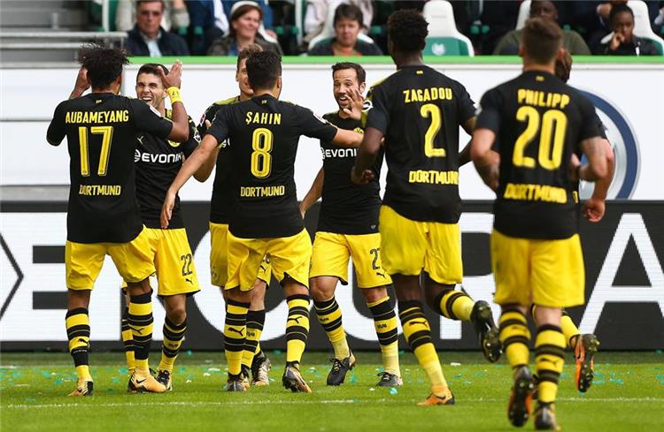 بوروسيا دورتموند يصعق فولفسبورج بثلاثية في البوندسليجا