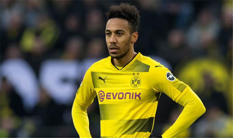 أوباميانج يرد على جماهير بوروسيا دورتموند