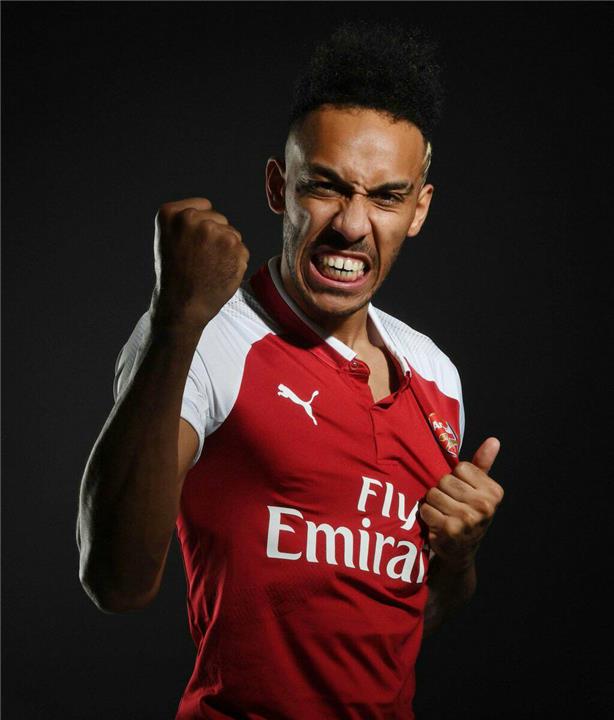 شبكة ألمانية تكشف الرسوم المالية لانتقال أوباميانج إلى آرسنال