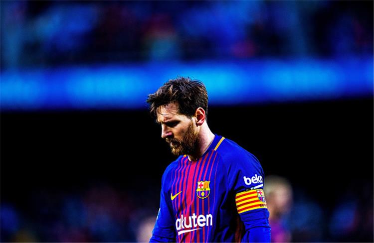 برشلونة يثير مخاوف جماهيره لانضمن بقاء ميسي