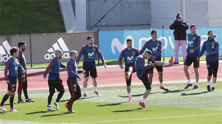 نجم برشلونة يواصل الغياب عن تدريبات منتخب إسبانيا