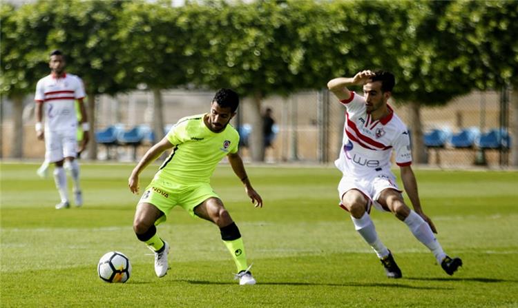 محمود عبد العاطي دونجا لاعب الزمالك في مباراة بتروجيت