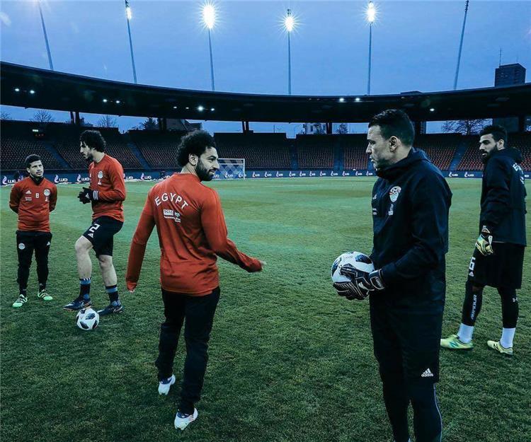 محمد صلاح في تدريبات منتخب مصر