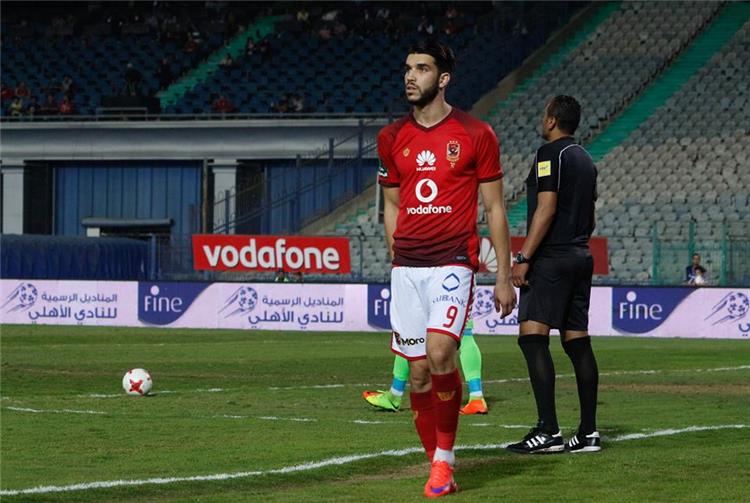 المغربي وليد ازارو مهاجم الاهلى في مباراة طنطا