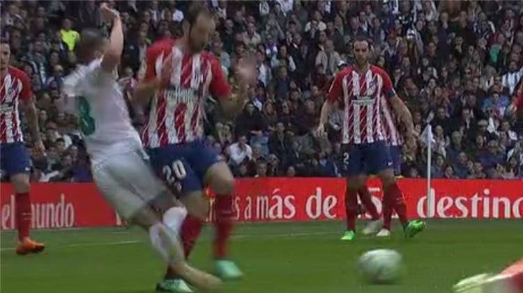 فيديو ماركا توضح هل تغاضى الحكم عن ركلة جزاء لريال مدريد أمام أتلتيكو