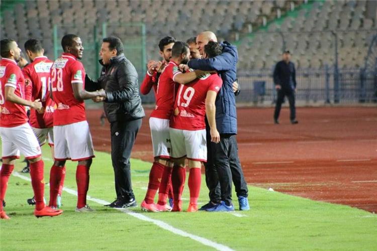 حسام البدري المدير الفني للاهلي ولاعبي الأهلي