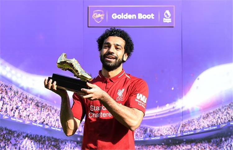 فيديو محمد صلاح هداف الدوري الإنجليزي ويستلم جائزة الحذاء الذهبي بطولات