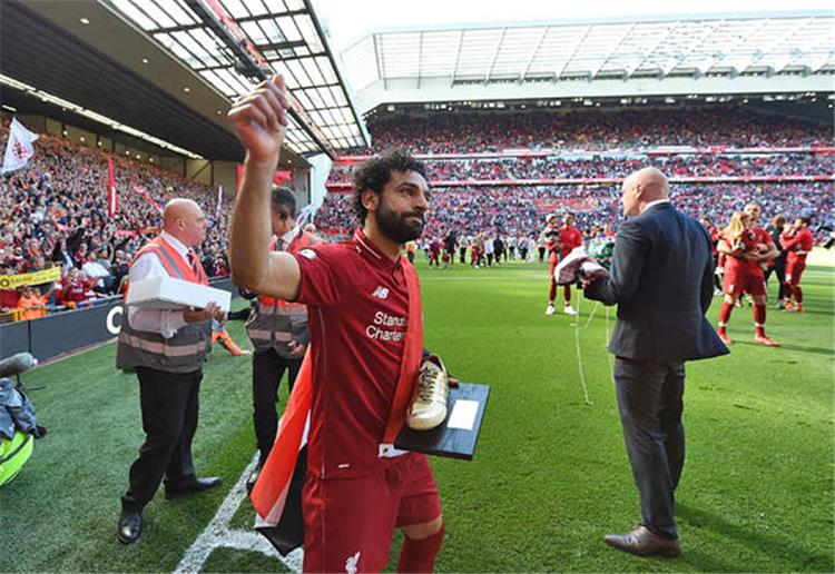 صورة جماهير ليفربول تمنح محمد صلاح هدية مميزة