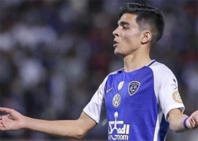 اشرف بنشرقي مهاجم الهلال السعودي