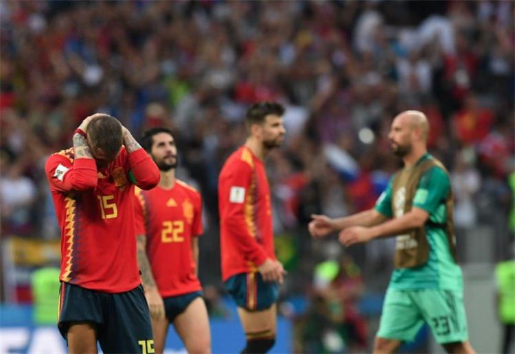 لعنة أصحاب الأرض تضرب إسبانيا للمرة الخامسة أمام روسيا