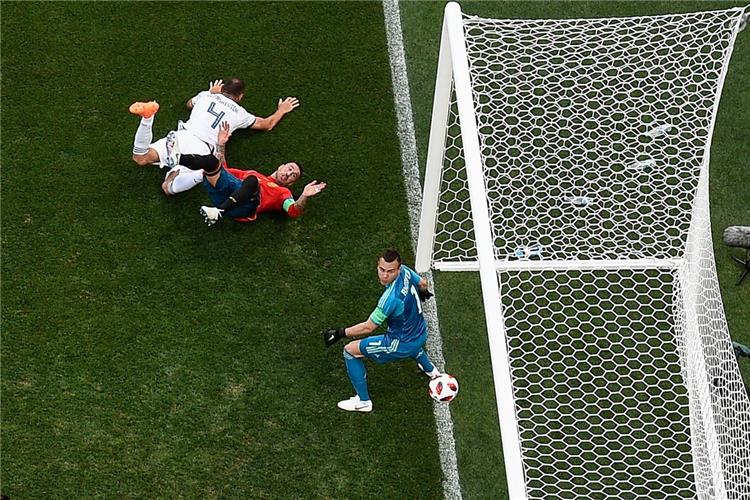 إيجناشيفيتش يدخل تاريخ كاس العالم بعد هدفه امام اسبانيا