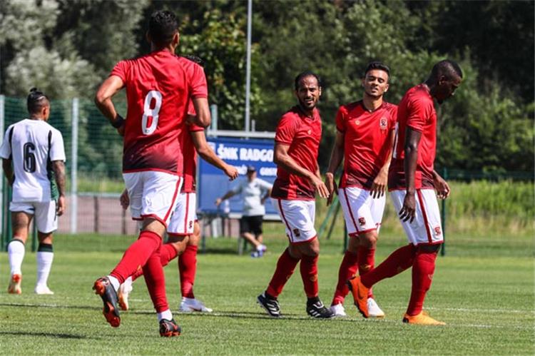 لاعبو الاهلى في مباراة وديه بكرواتيا