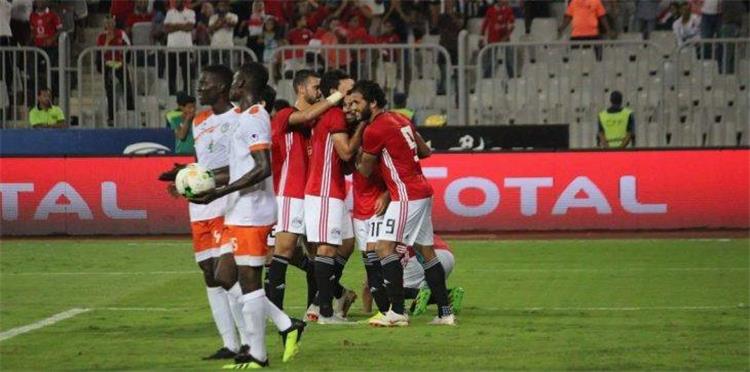 احتفال لاعبي منتخب مصر امام النيجر في التصفيات الافريقية