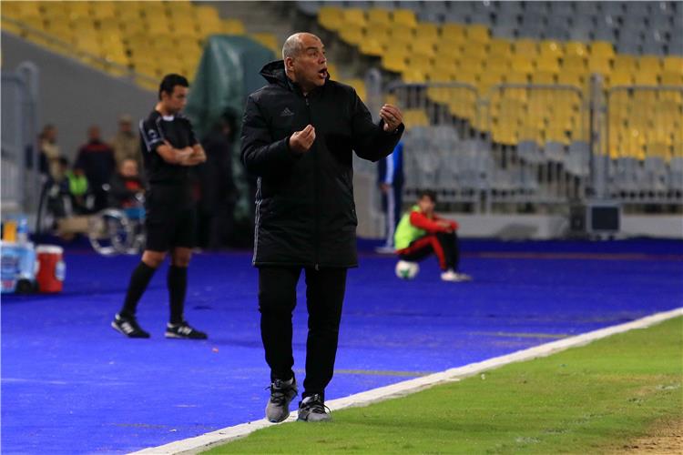 محمد يوسف المدير الفني المؤقت للنادي الأهلي 