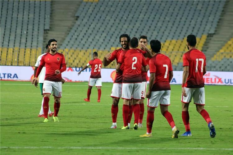 حسام عاشور يغادر مباراة الأهلي وجيما الإثيوبي مصابًا - بطولات