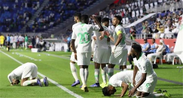 بلفيديو كأس آسيا الأخضر السعودي يحسم التأهل للدور الثاني بثنائية في مرمى لبنان